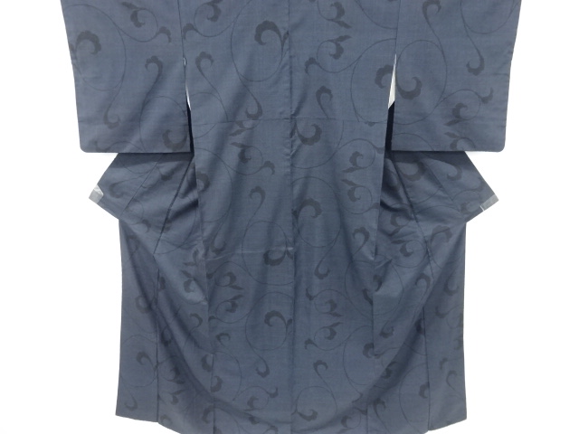 リサイクル　唐草模様織り出し本場泥大島紬着物(5マルキ)